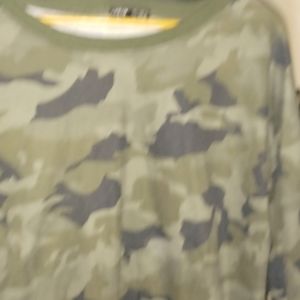 A camouflage long sleeve shirt it's very comfortable and stretch material
